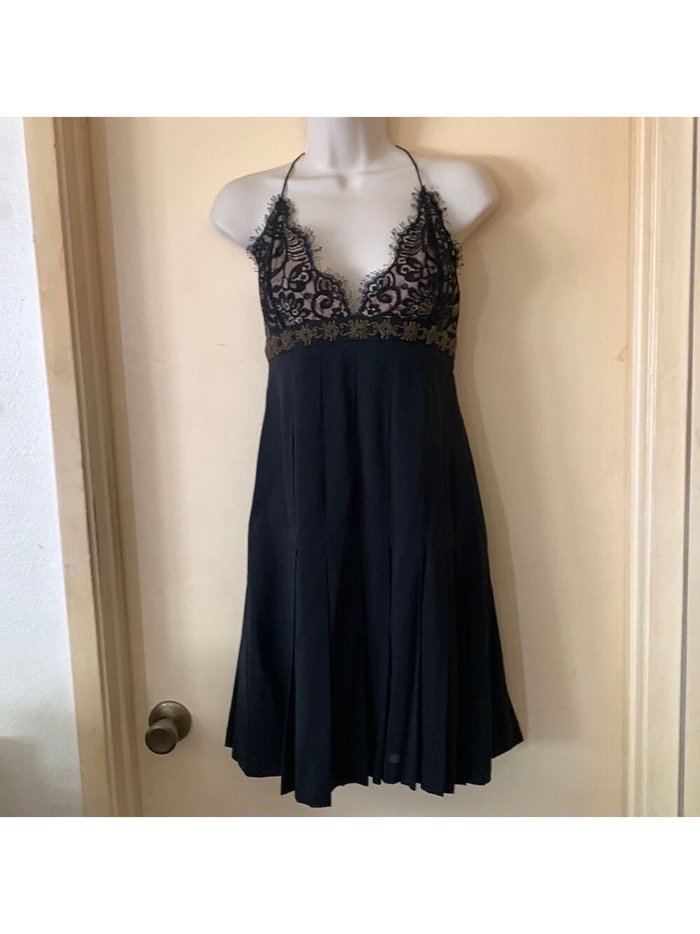 Nicole Miller black lace cocktail dress size 2
